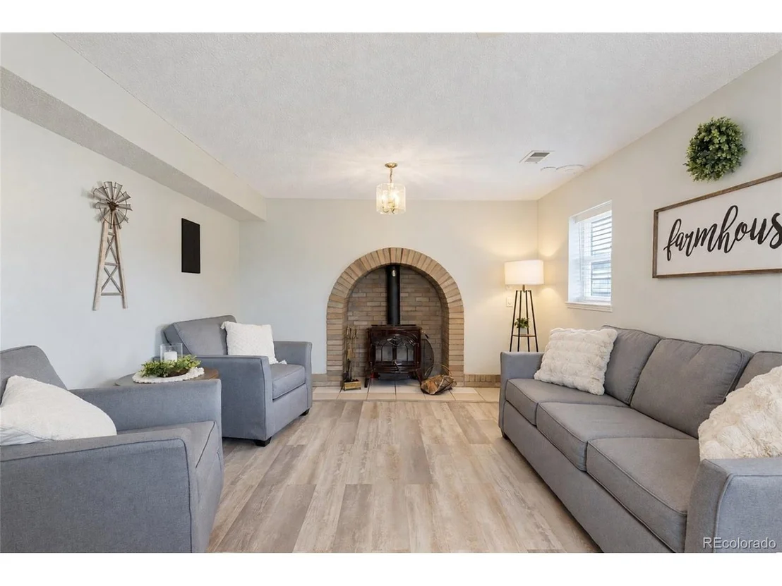 Photo of 216 Jefferson Dr