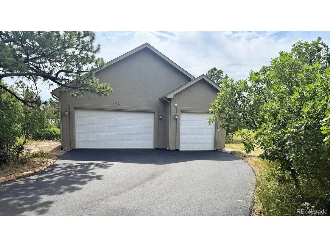Photo of 261 Pinecrest Way