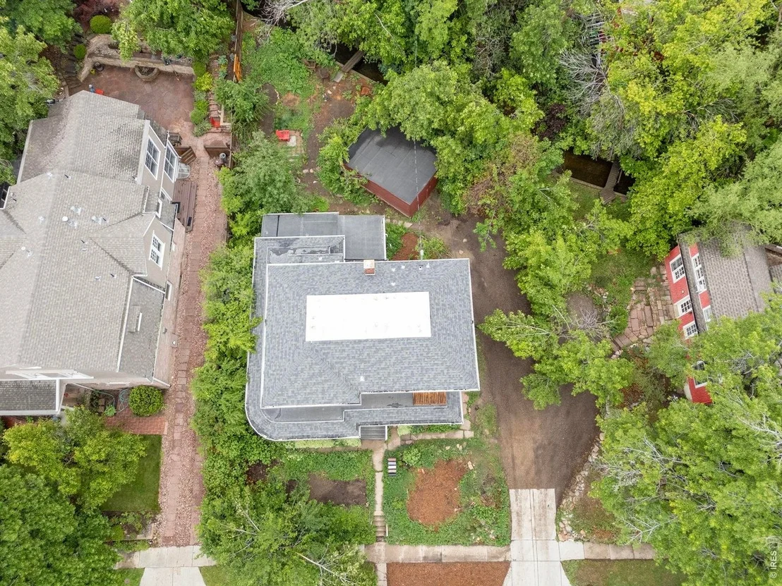 Photo of 1044 Maxwell Ave