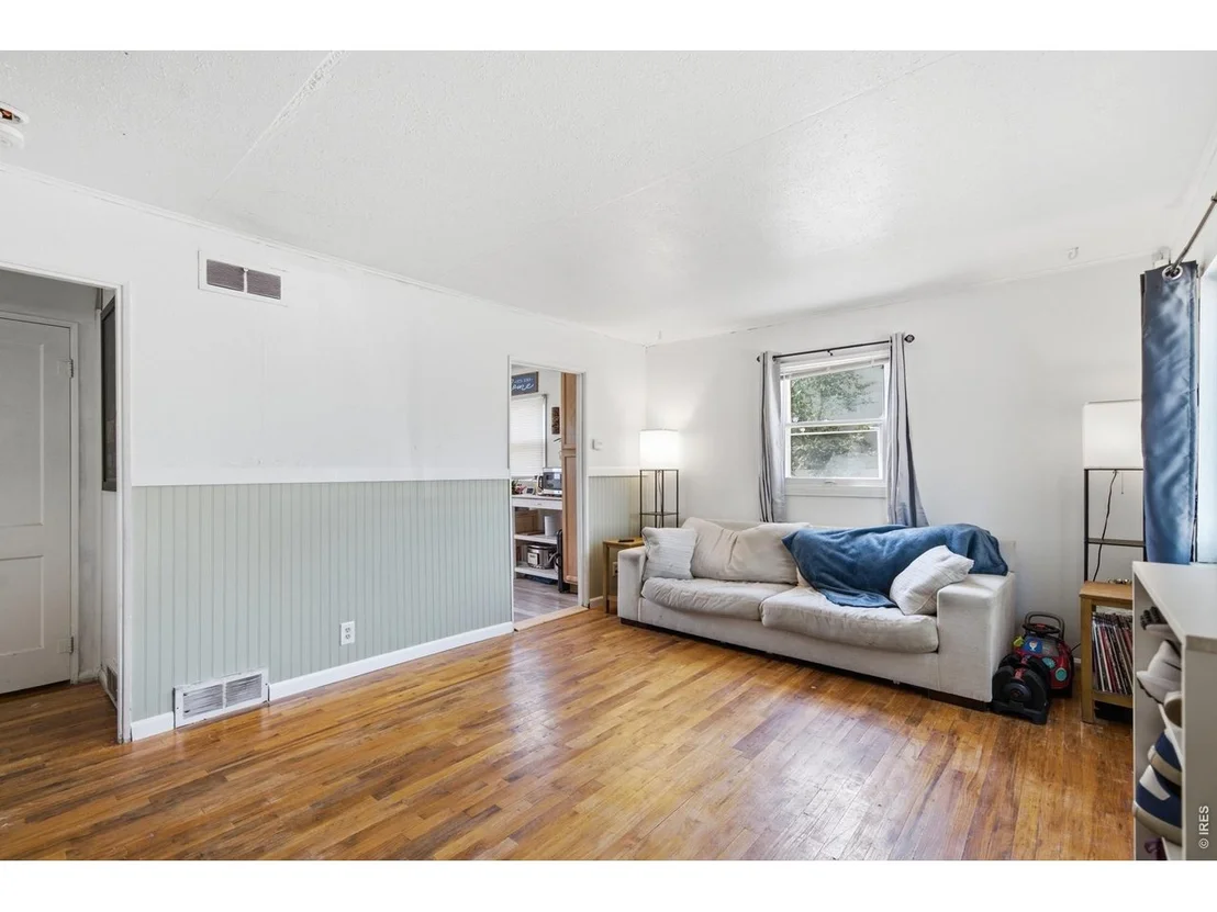 Photo of 2316 6th Ave