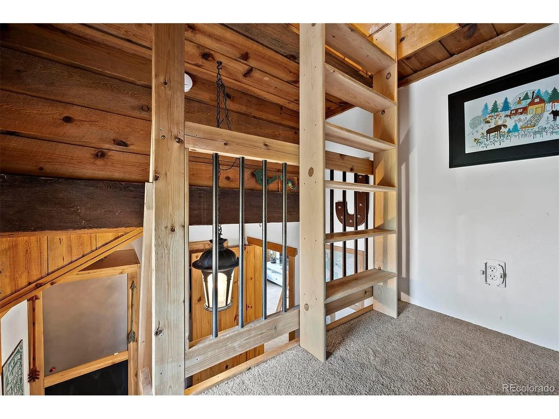 Photo of 489 Circle Dr