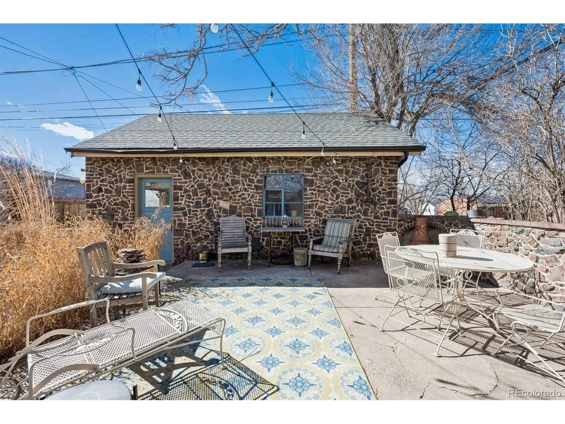 Photo of 4047 Madison St