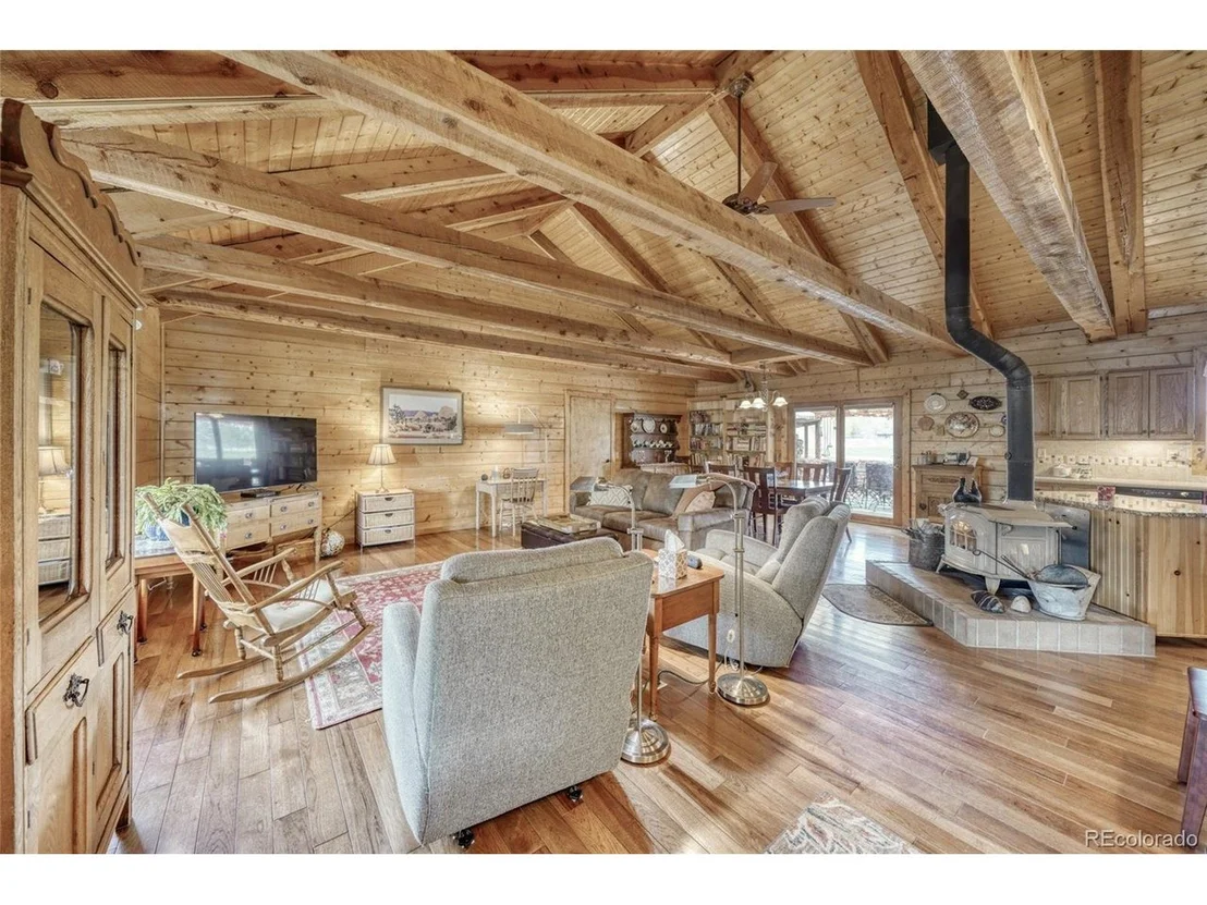Photo of 1322 Angelview Cir