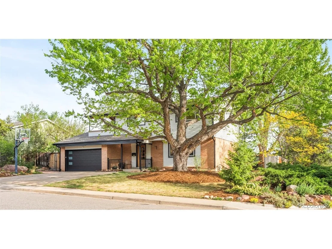 Photo of 2895 Emerson Ave