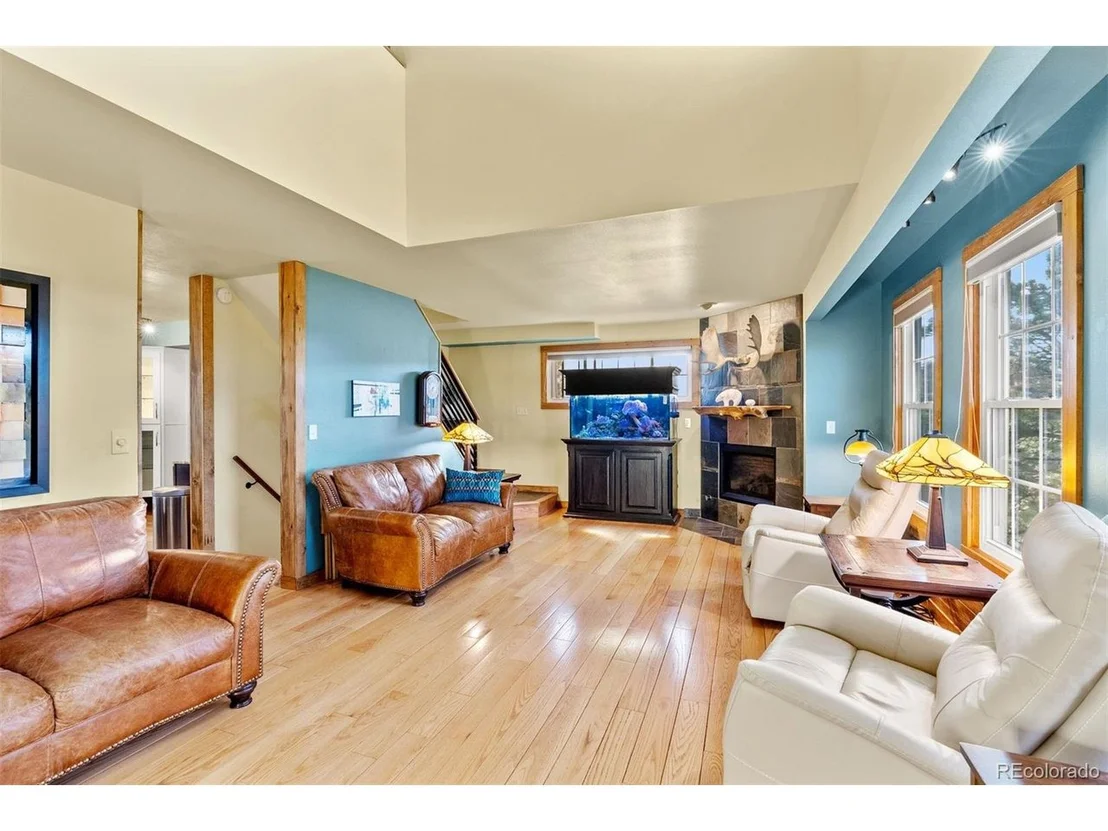 Photo of 576 Bluebird Ln
