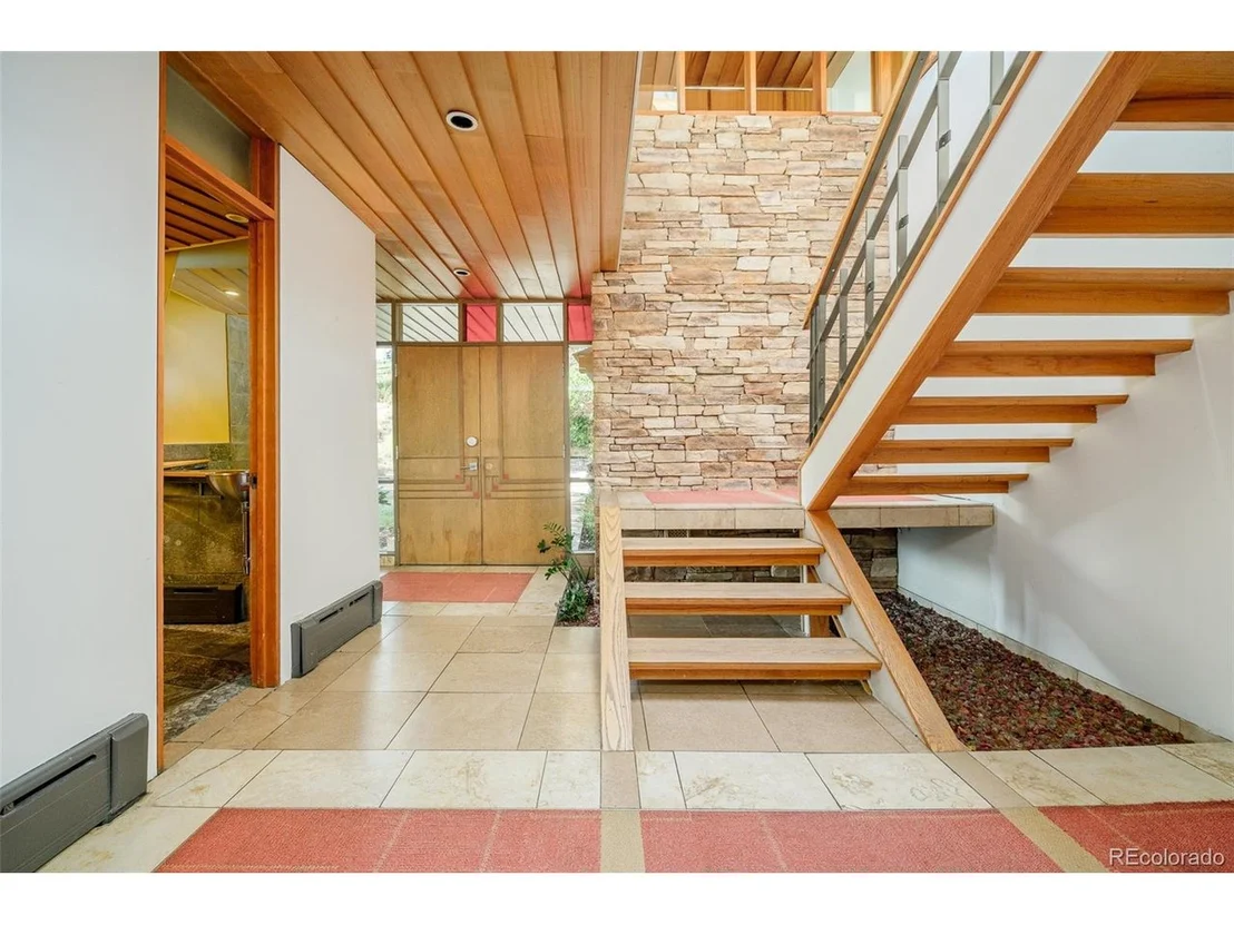 Photo of 14596 Foothill Rd