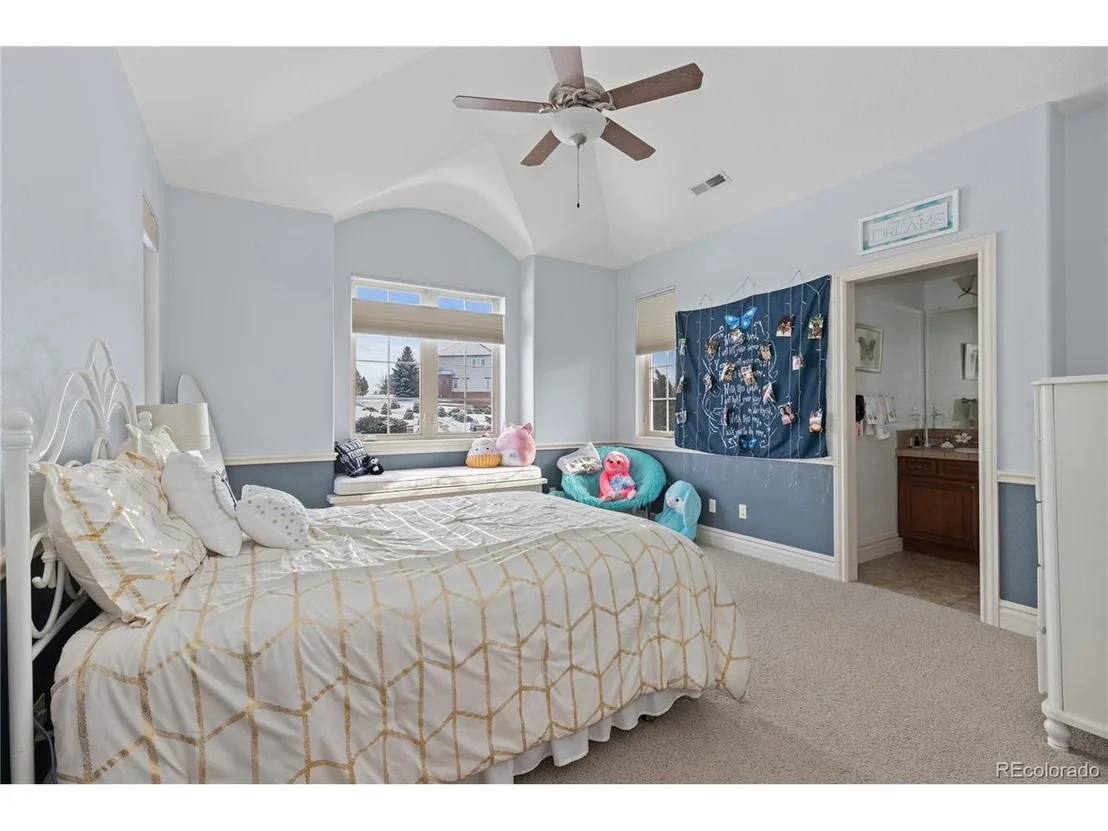 Photo of 8737 Ridgepoint Dr