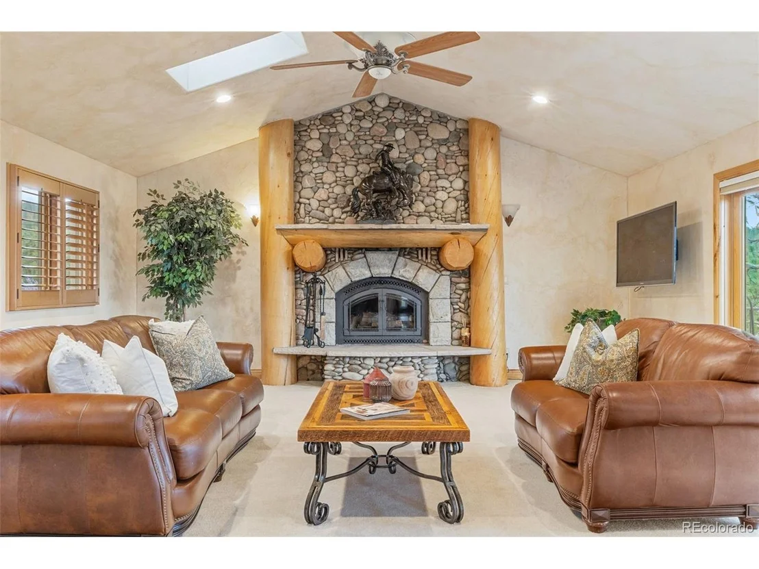 Photo of 27400 Overlook Dr