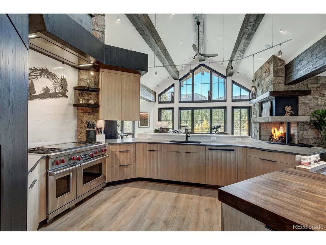 Photo of 188 Peerless Dr