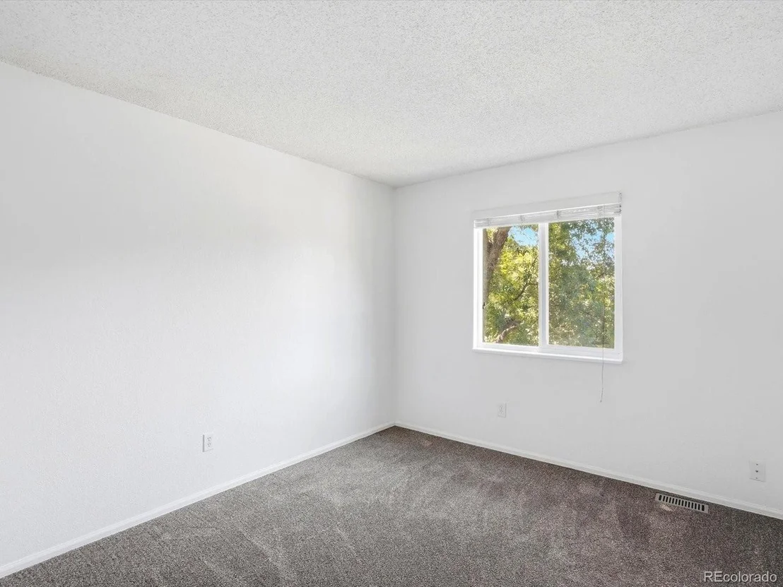 Photo of 3863 W 63rd Pl