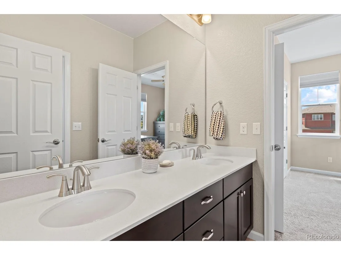 Photo of 991 Stagecoach Dr