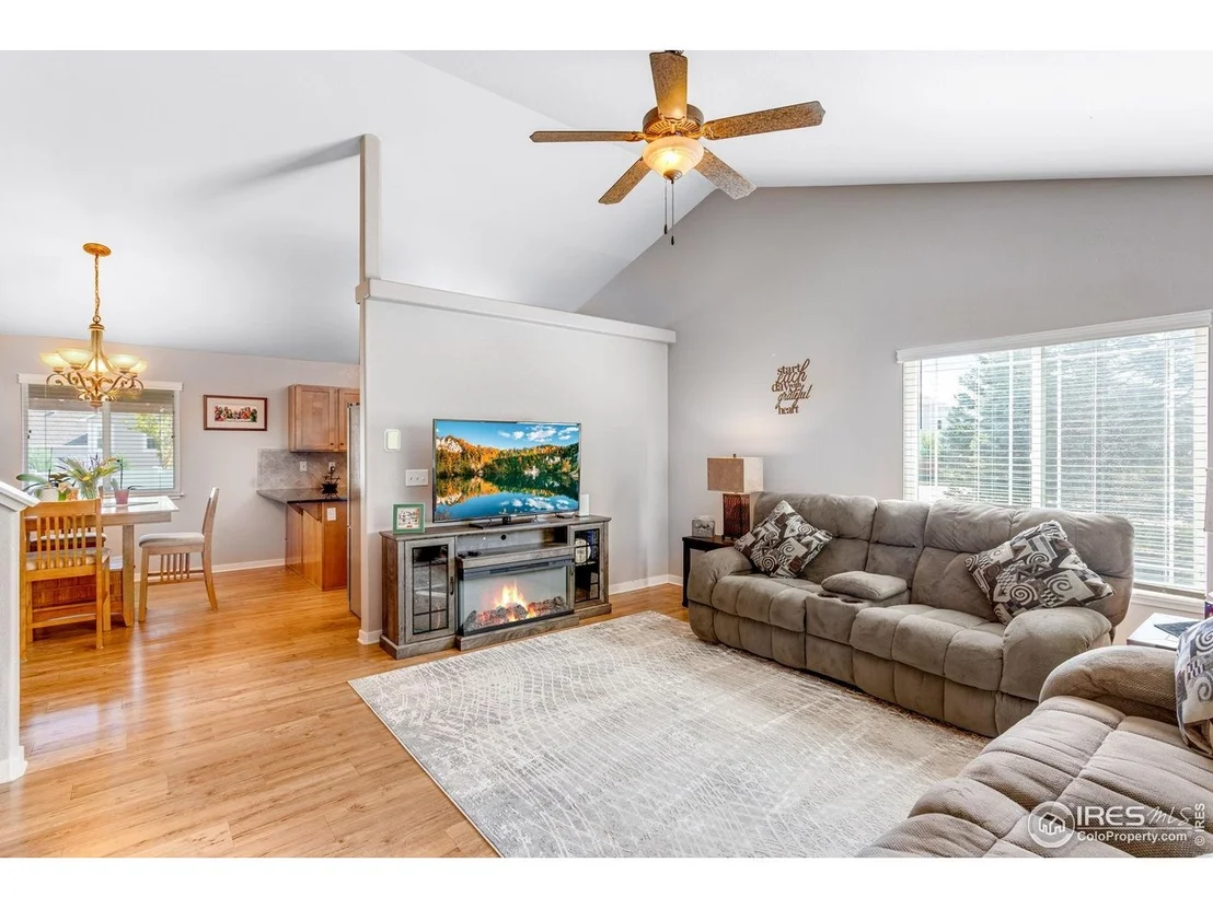 Photo of 680 Saratoga Way