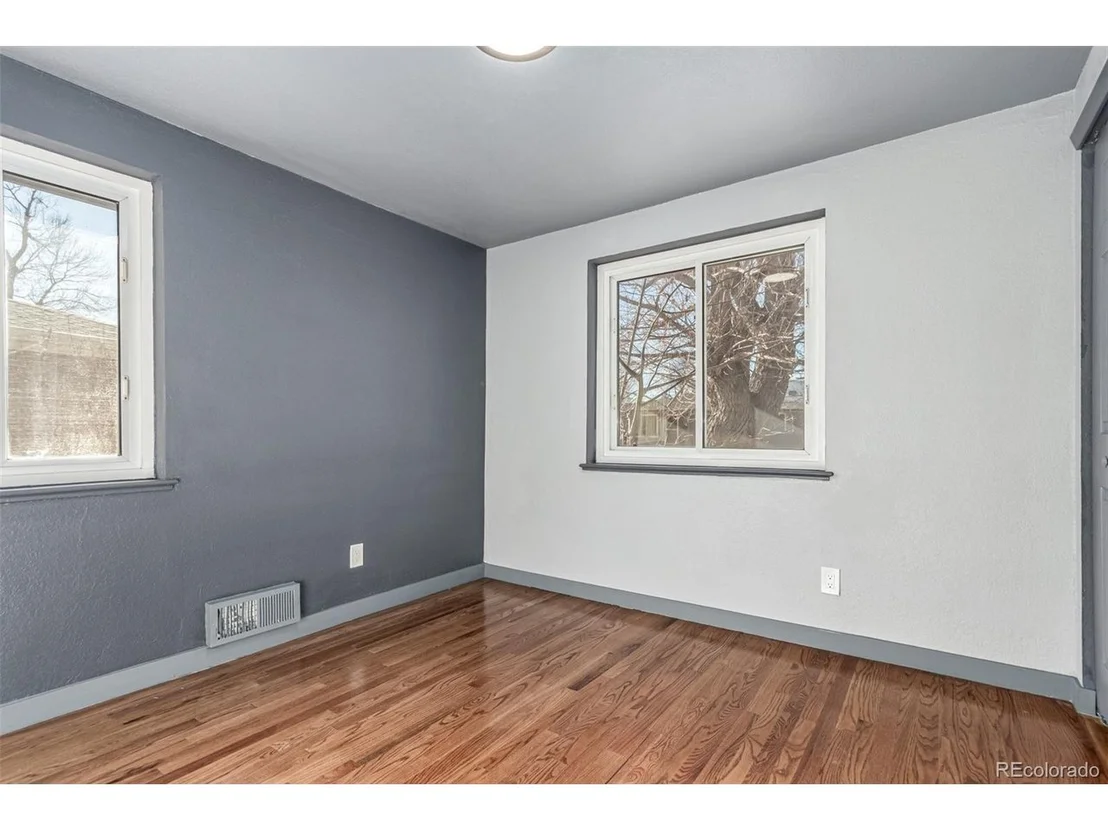 Photo of 5470 Holland Dr