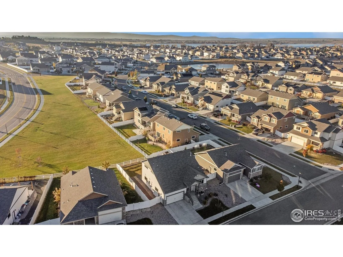Photo of 985 Axis Dr
