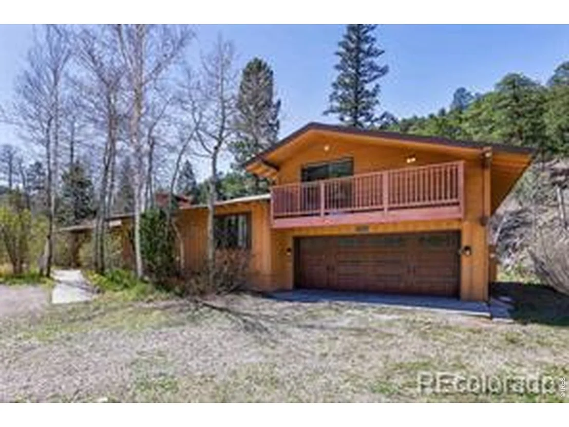 Photo of 746 Riverside Dr