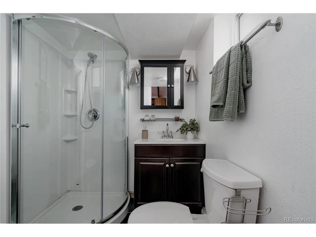 Photo of 3733 Sheridan Blvd