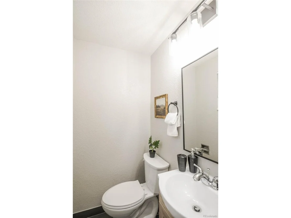 Photo of 6517 Otis St