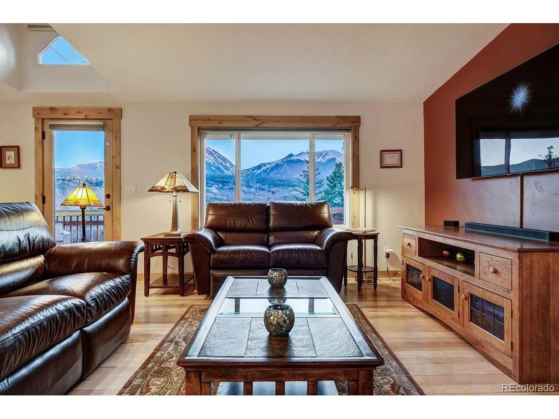 Photo of 379 Hummingbird Cir