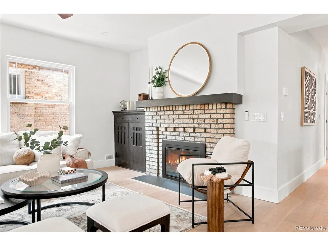 Photo of 625 Cook St