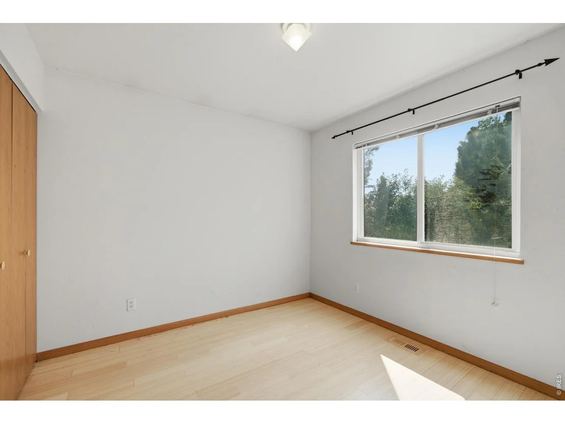 Photo of 347 Walnut Dr