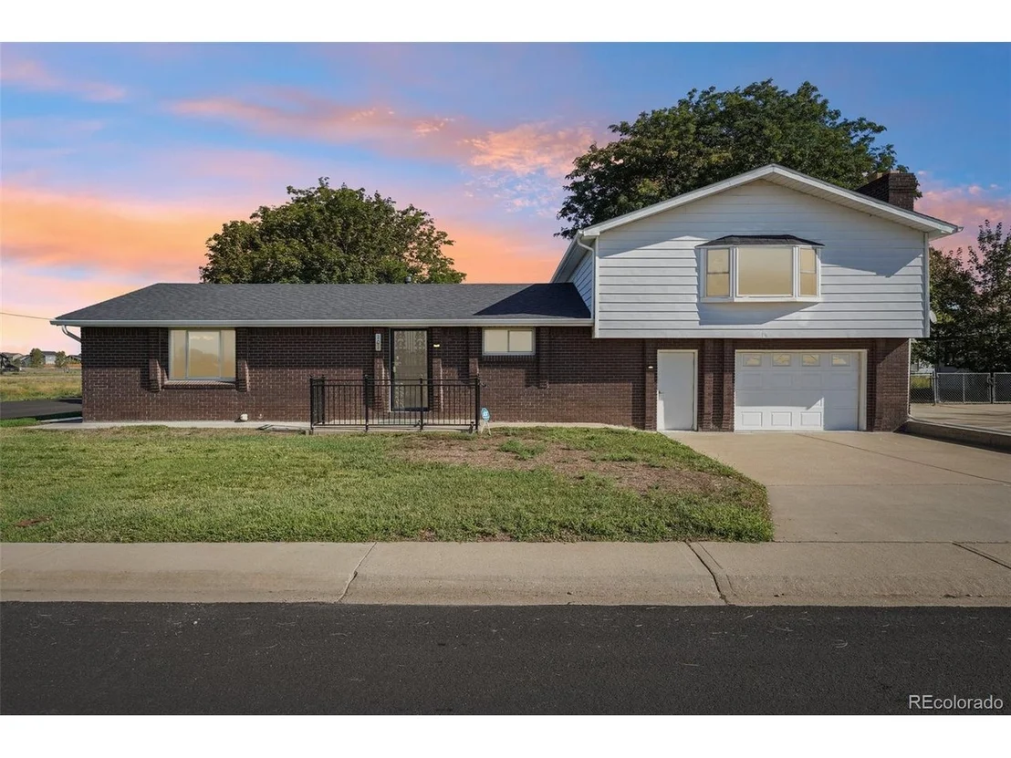 Photo of 101 2nd St