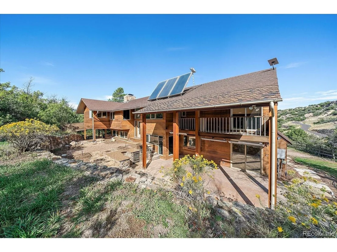 Photo of 560 Valley Rd