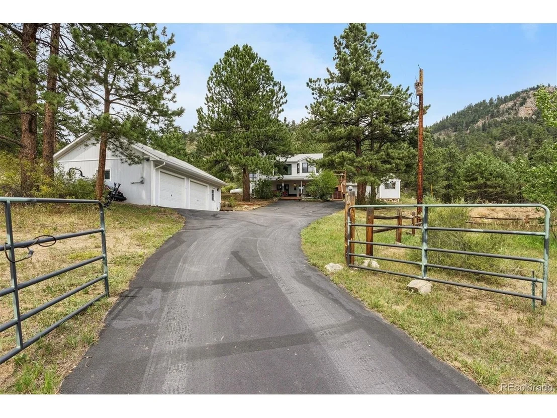 Photo of 225 Hell Canyon Rd