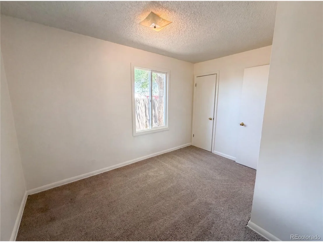 Photo of 4365 Iris St