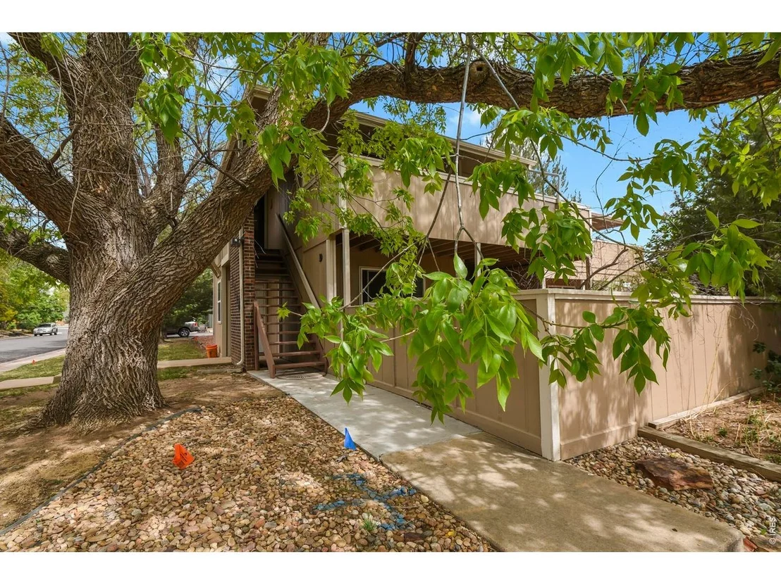 Photo of Unit D at 1118 Centaur Cir