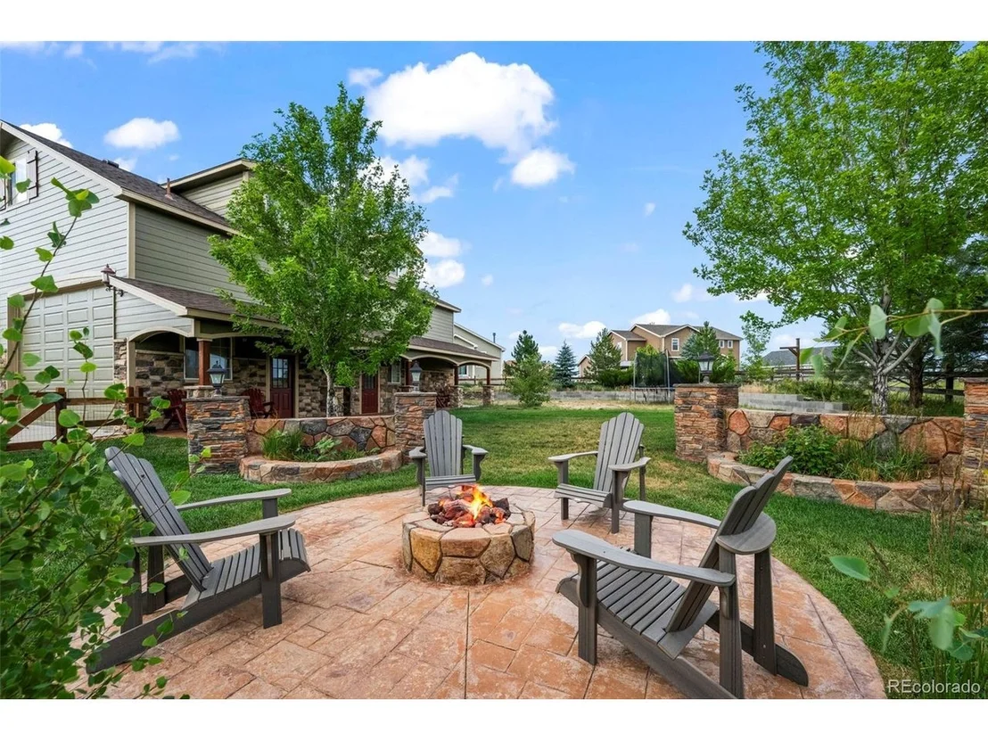 Photo of 5565 Southwind Cir