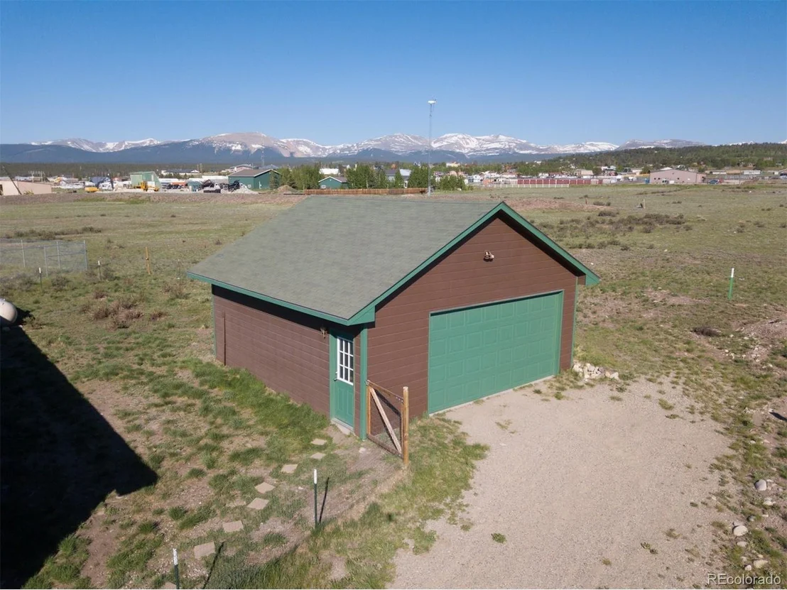 Photo of 1205 Meadow Dr
