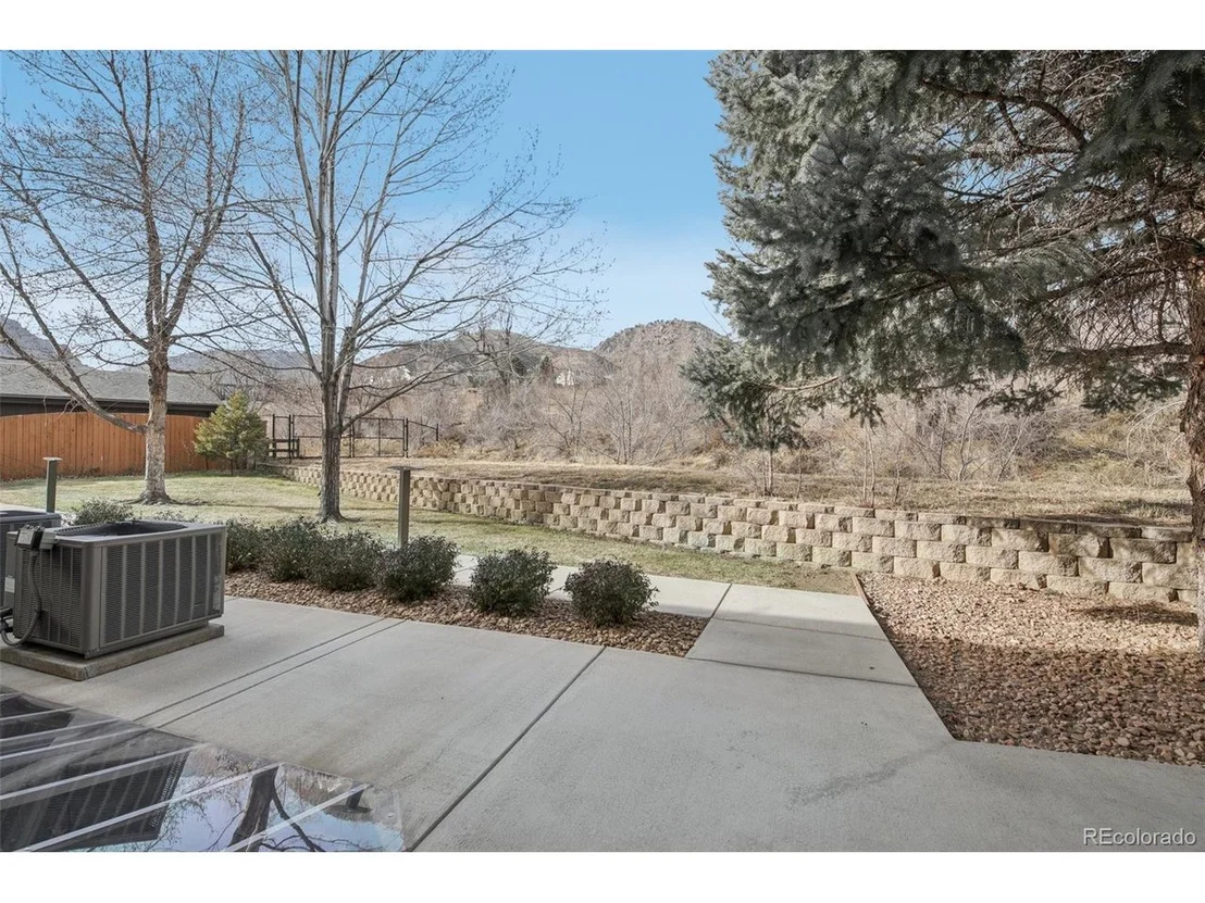 Photo of 722 Elm Cir
