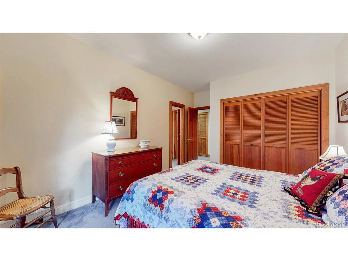 Photo of 424 Red Deer Rd