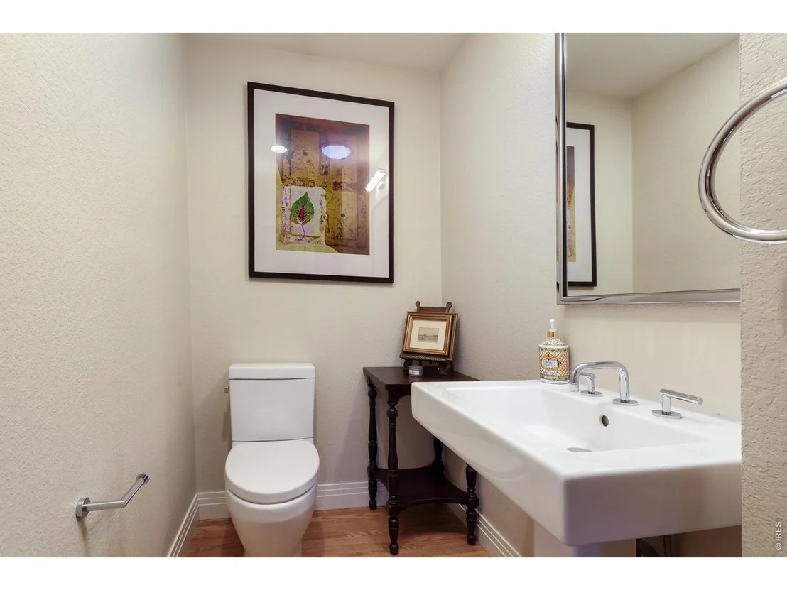 Photo of 300 Colard Ln