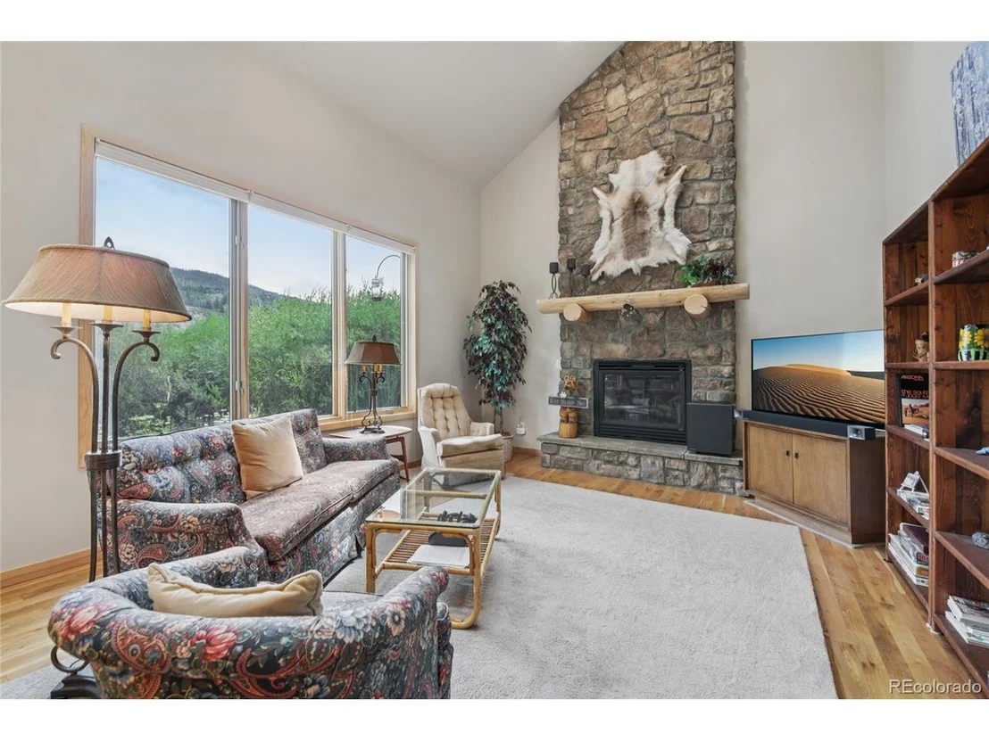Photo of 1545 Legend Lake Cir