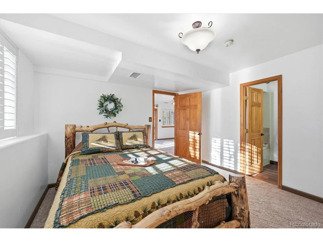 Photo of 33799 Warren Rd