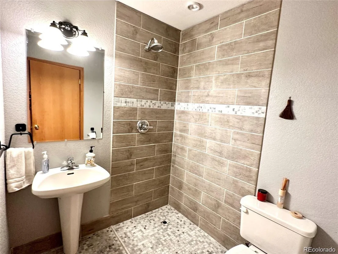 Photo of 3400 Collins Ave