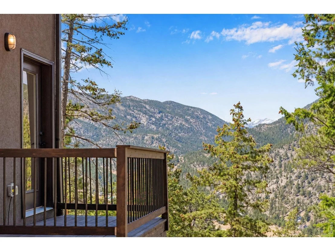 Photo of 80 Lookout Dr