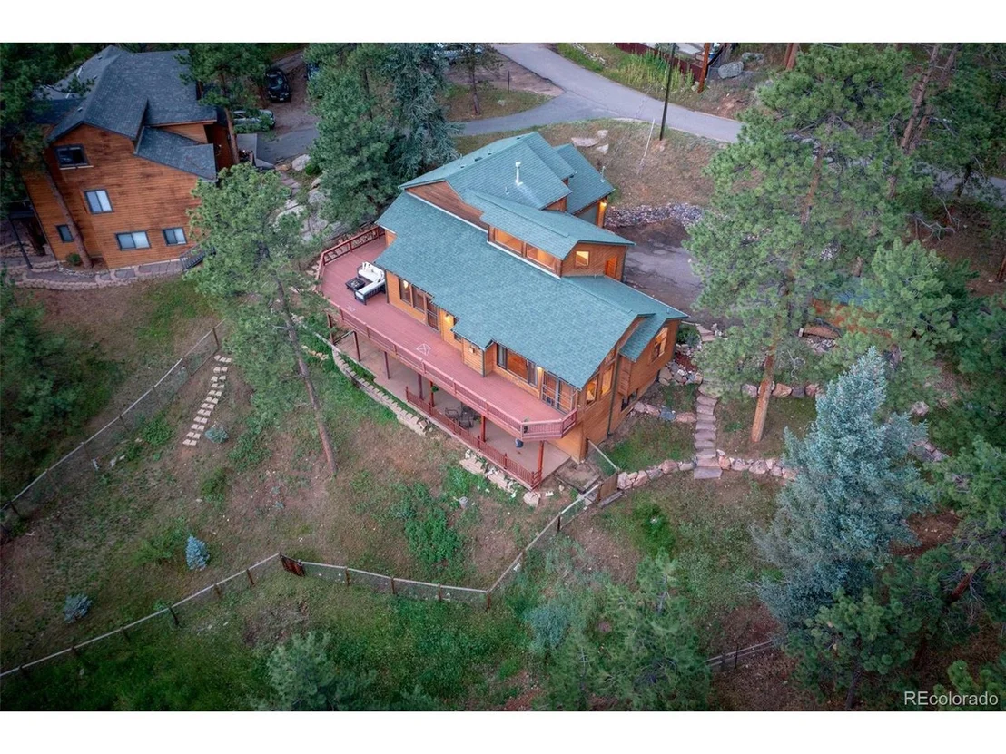 Photo of 28384 Kinnikinnick Rd