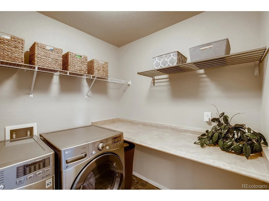 Photo of 5675 Vine Ave
