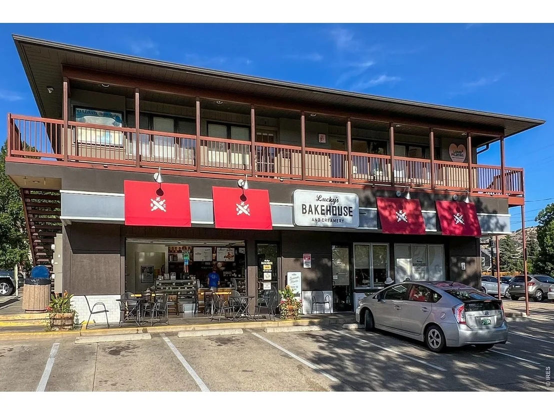 Photo of 1001 Utica Cir
