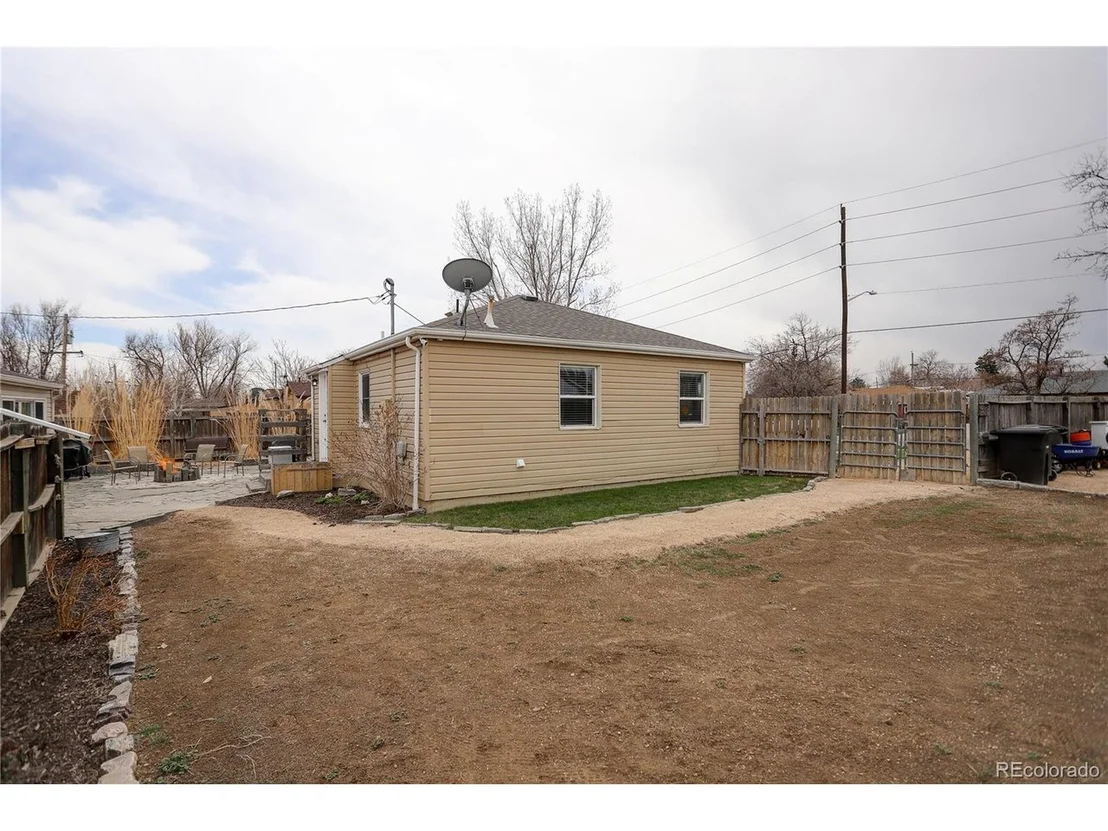 Photo of 9490 Russell Way