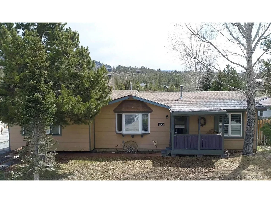 Photo of 452 Cascade Cir
