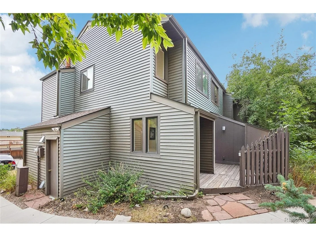 Photo of Unit 20 at 350 Arapahoe Ave