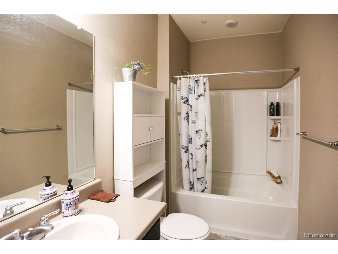 Photo of 5353 Cedar St