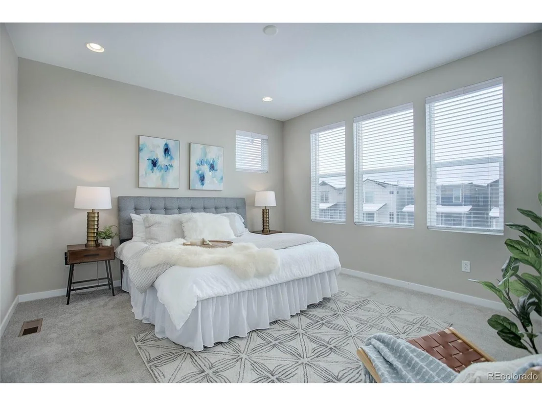 Photo of 11044 Shining Star Cir