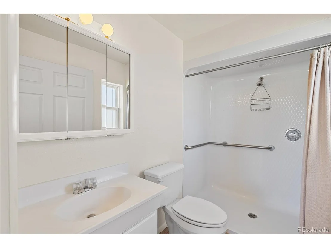 Photo of 1421 Larimer Rd