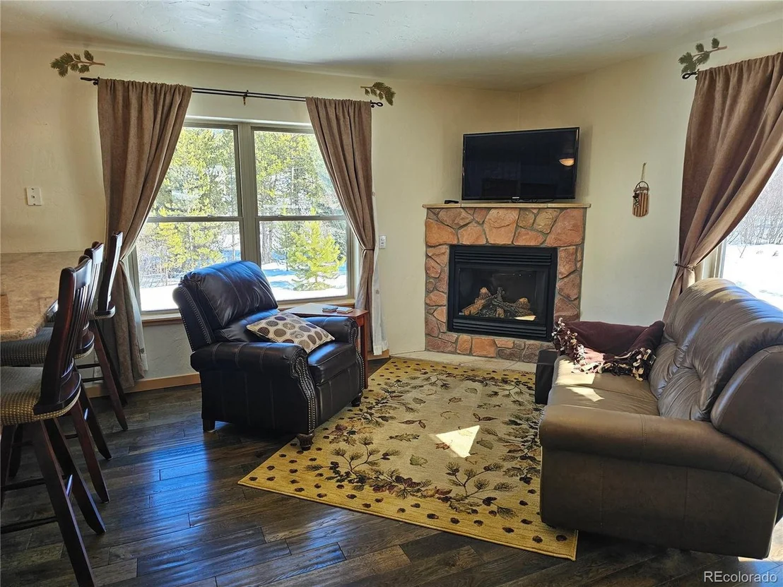 Photo of 861 Mink Ln