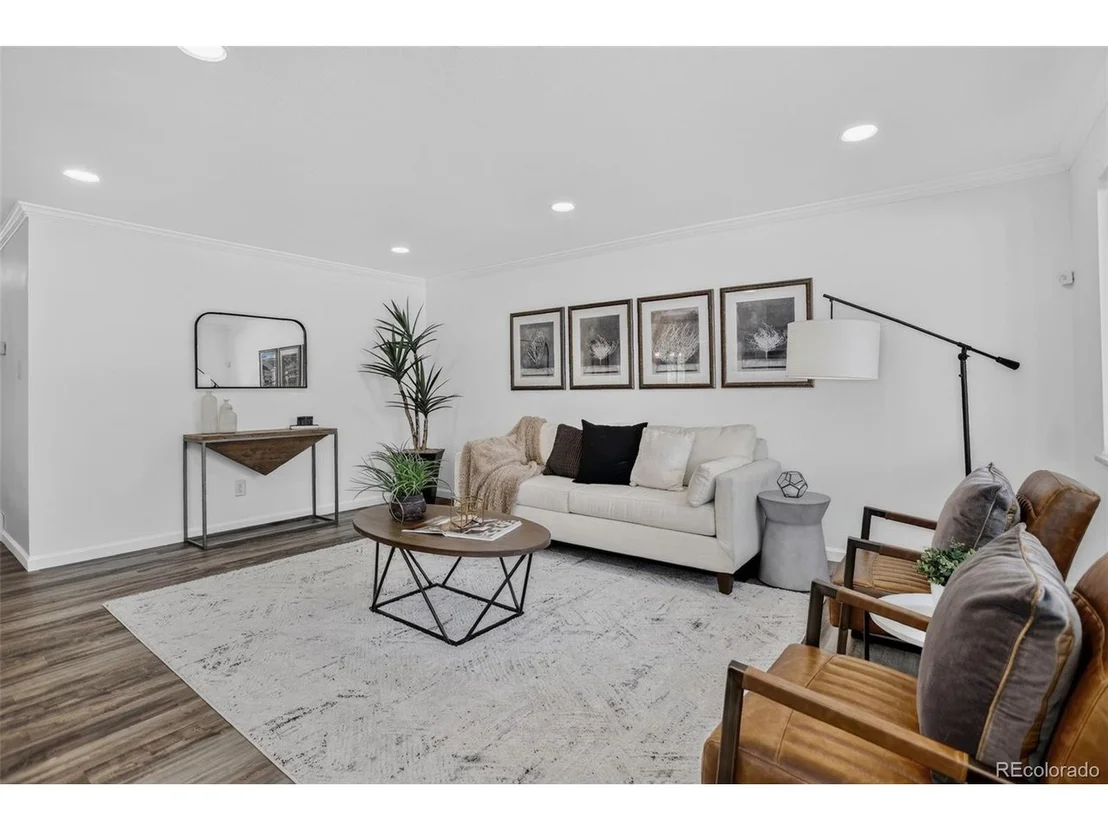 Photo of 13789 Omega Cir