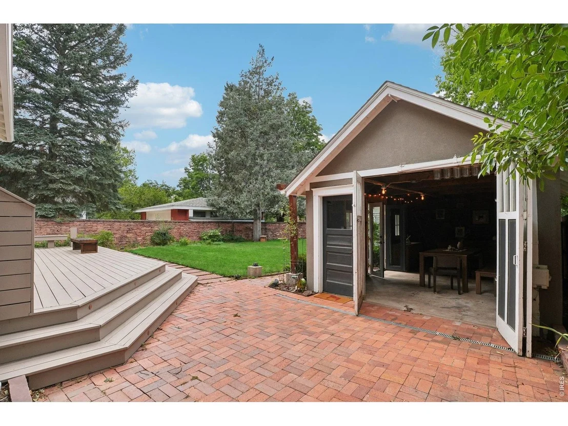 Photo of 1013 Mapleton Ave